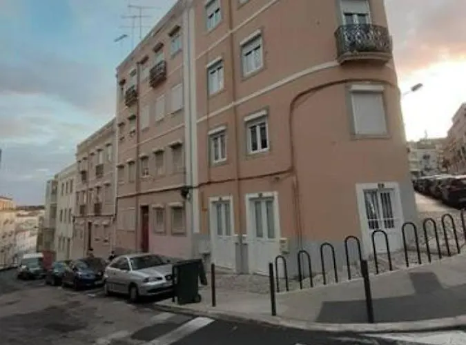 Cozy Flat In Arroios *